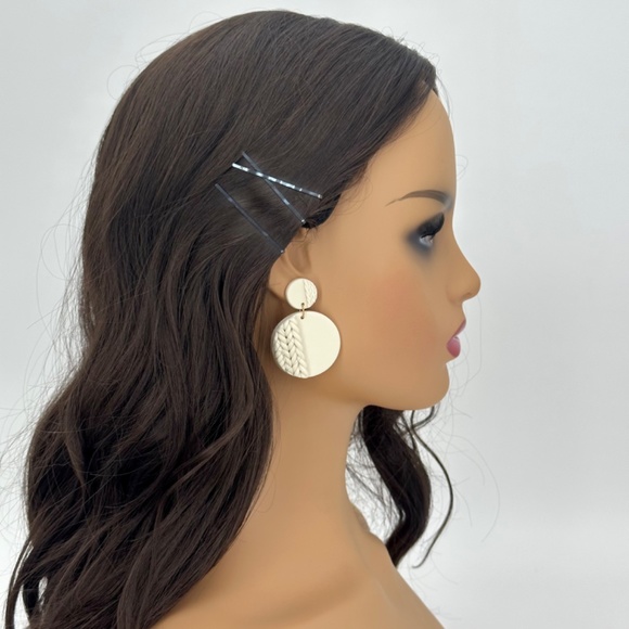 Boho Chic Knit-Texture Statement Earrings - Picture 2 of 8